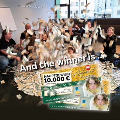 Tamtarataaaam! Die Verlosung vom SBS-Weihnachtsgewinnspiel 2024 hat gestern im Seminarraum von harry\'s home in Bischofshofen stattgefunden. Über den Hauptpreis von 10.000€...